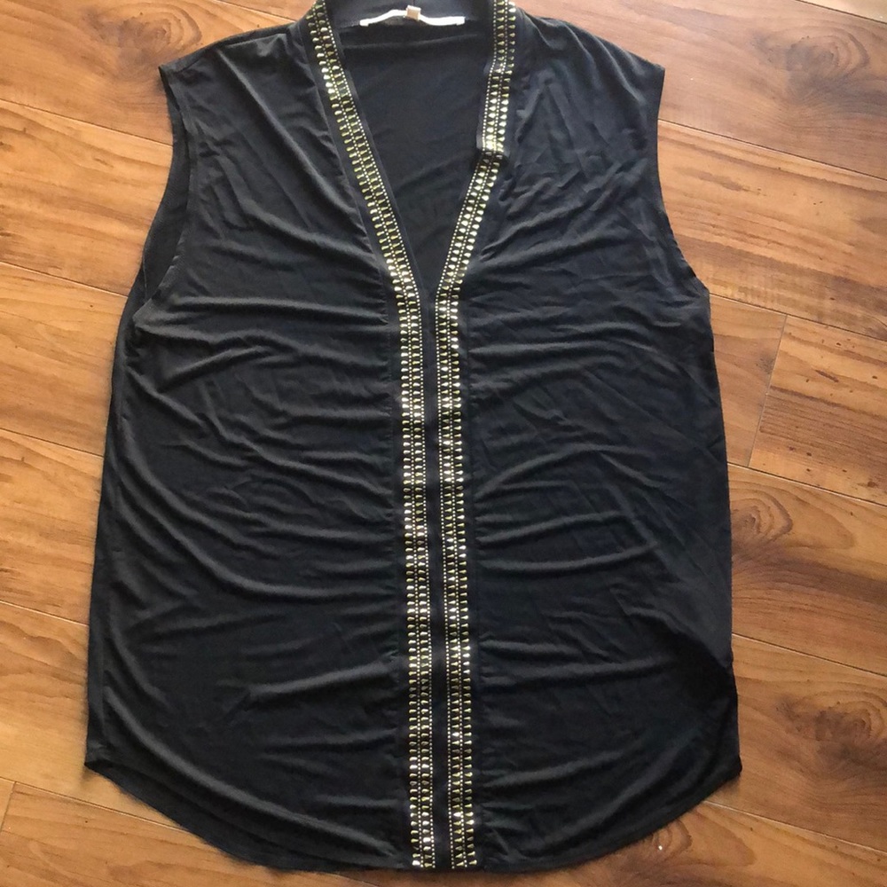 Rachel Roy Woman’s sleeveless blouse